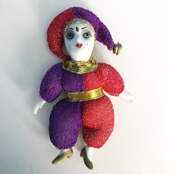 Other - ✨✨5/$10✨✨Harlequin with magnet in back collectors holiday hand painted